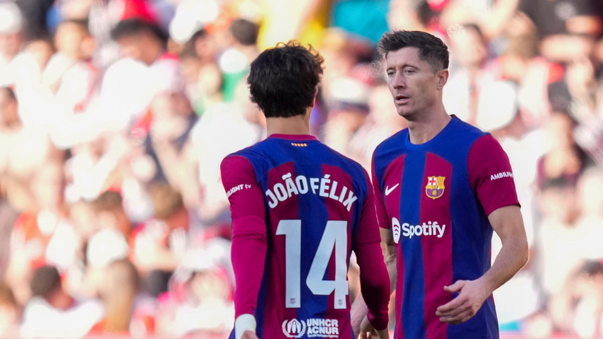 Robert Lewandowski och FC Barcelona ställs mot grupptvåan Porto på tisdag.
