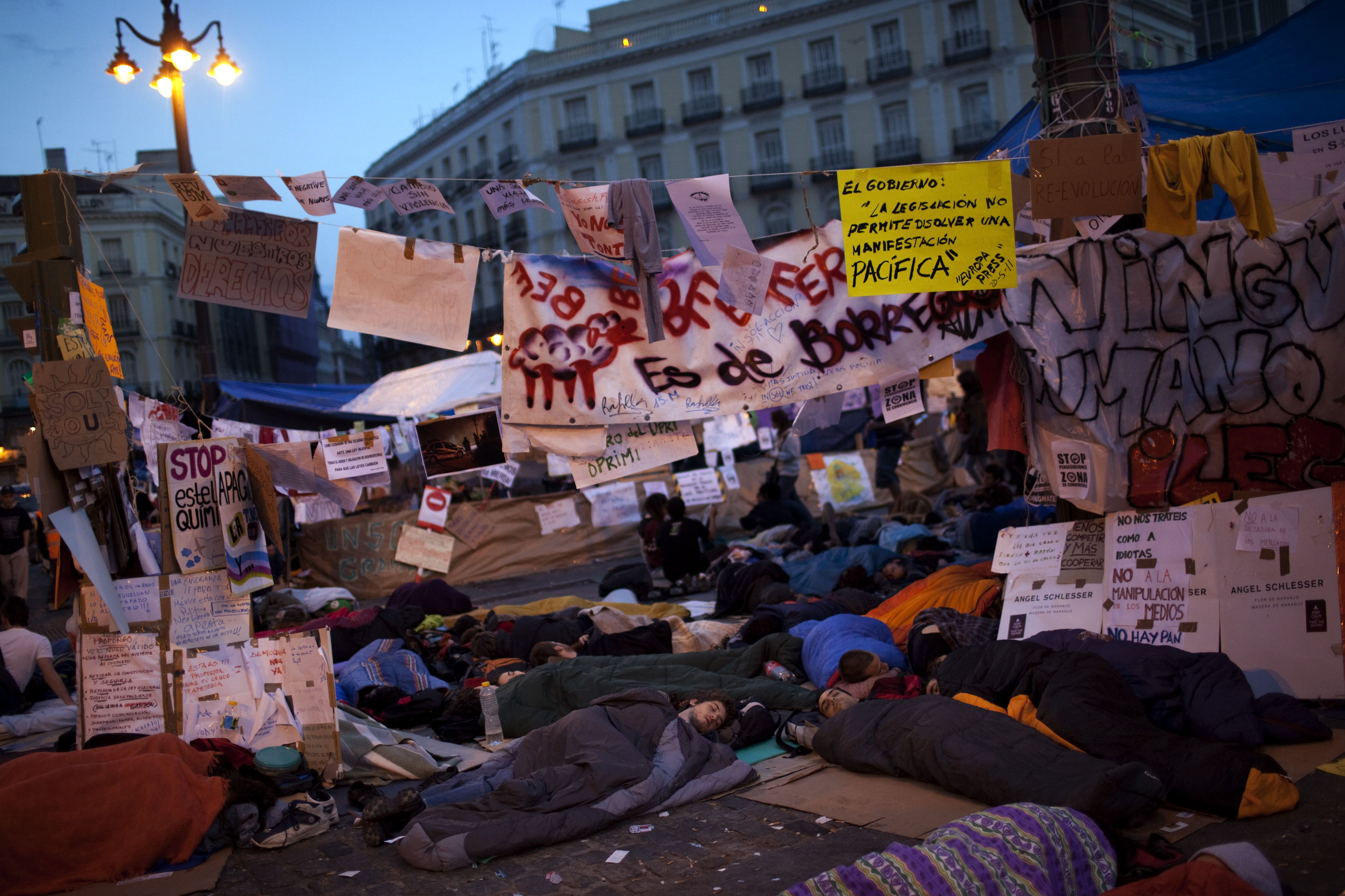 Torget Puerta del Sol i Madrid ockuperas dag och natt.