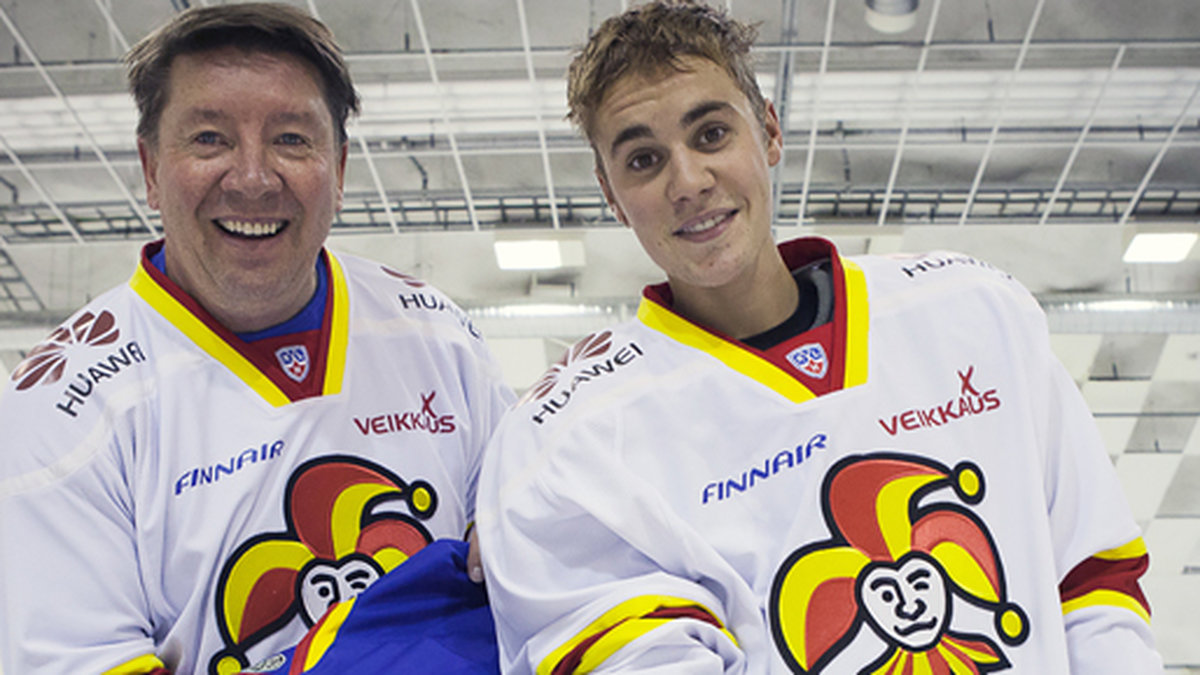 Sportiga Justin – när han var i Finland spelade han hockey.