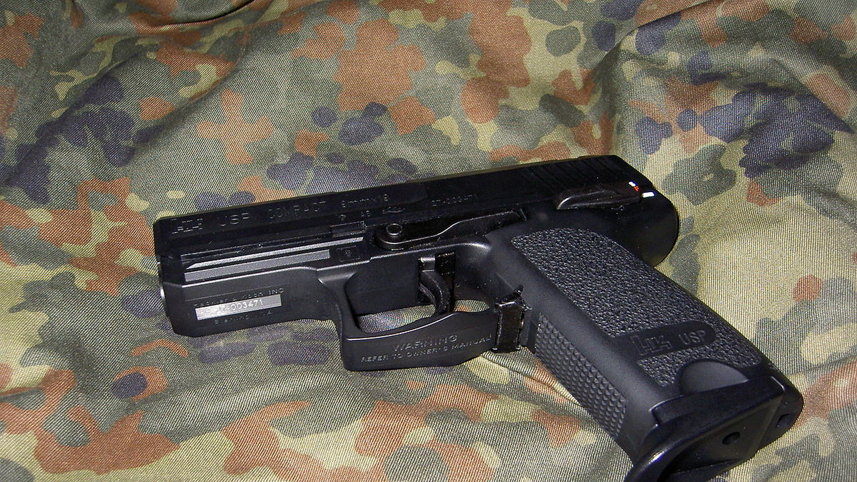 En soft air gun ser oftast ut som ett "riktigt" vapen.