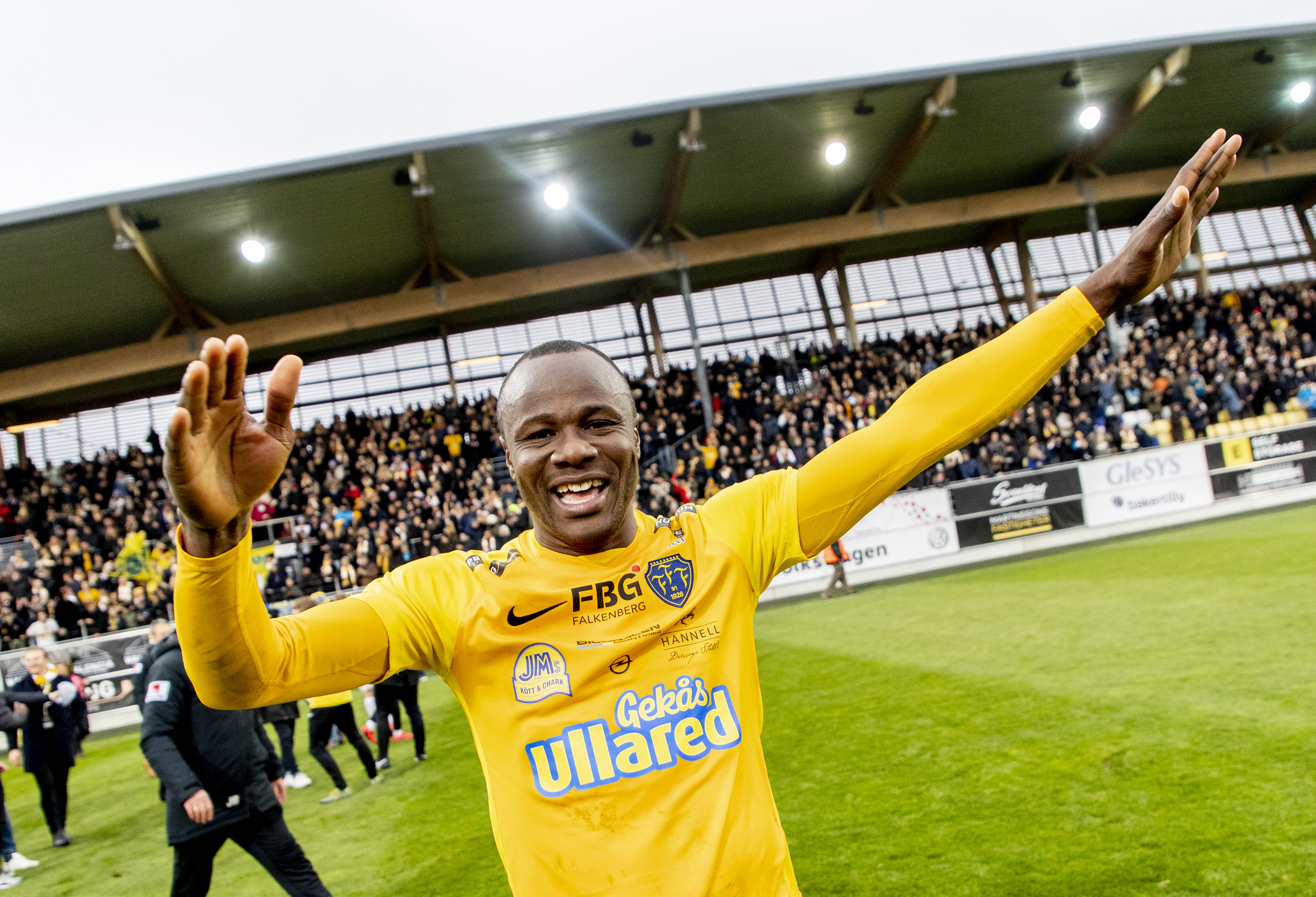 Falkbergs FF firar säkrat kontrakt 2019