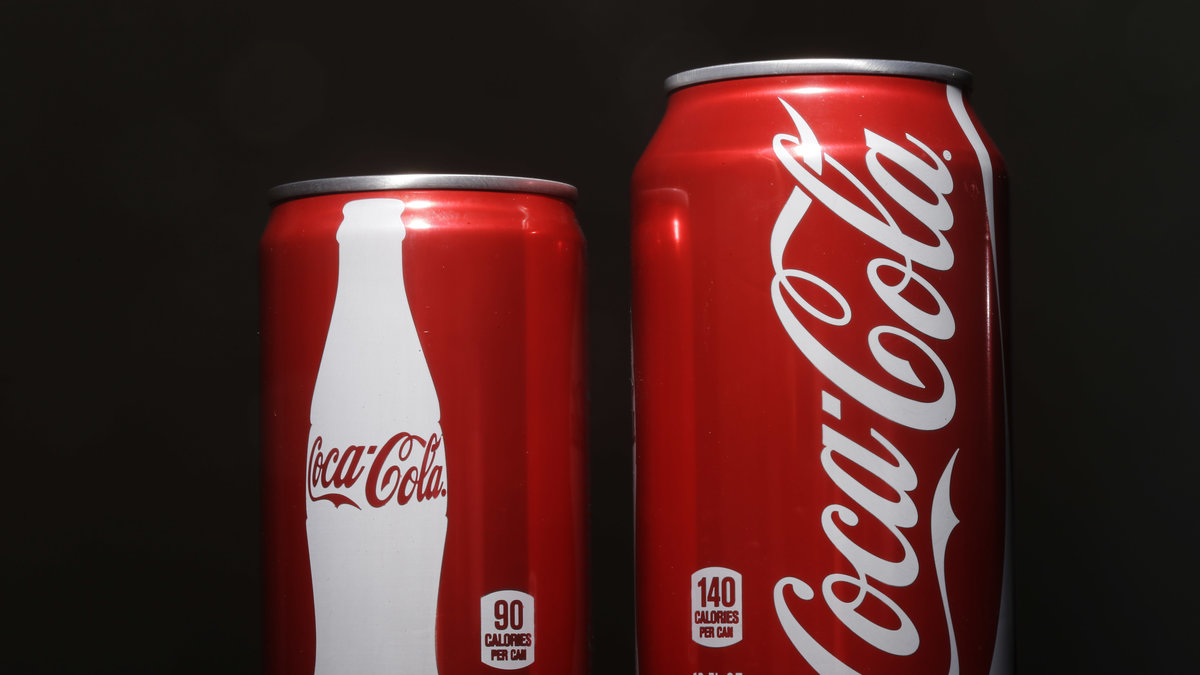 Coca-Cola-menar i alla fall att det kommer ske en förändring i antalet kalorier. 