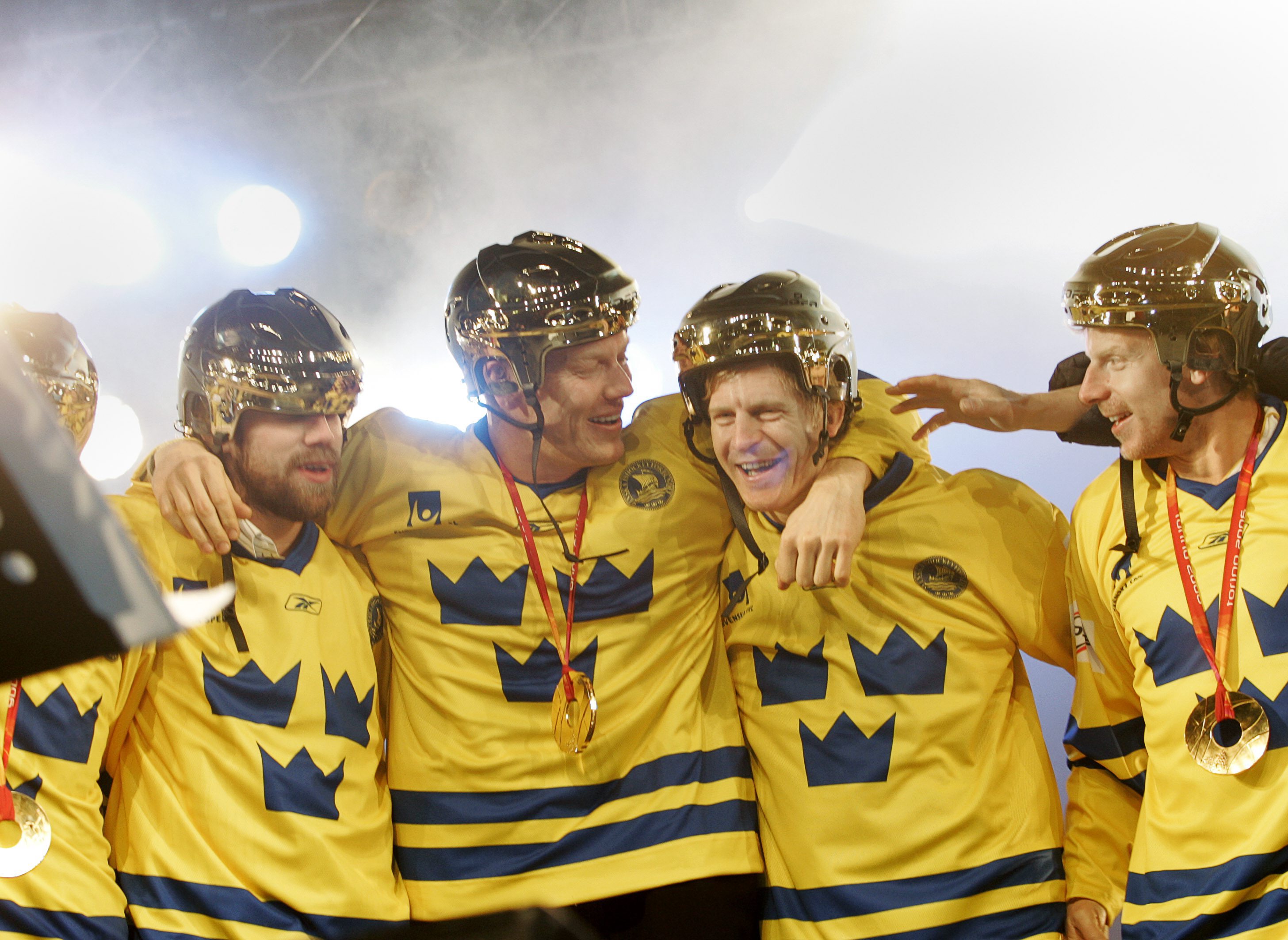 Historisk Sundin hyllas av hela hockeyvärlden