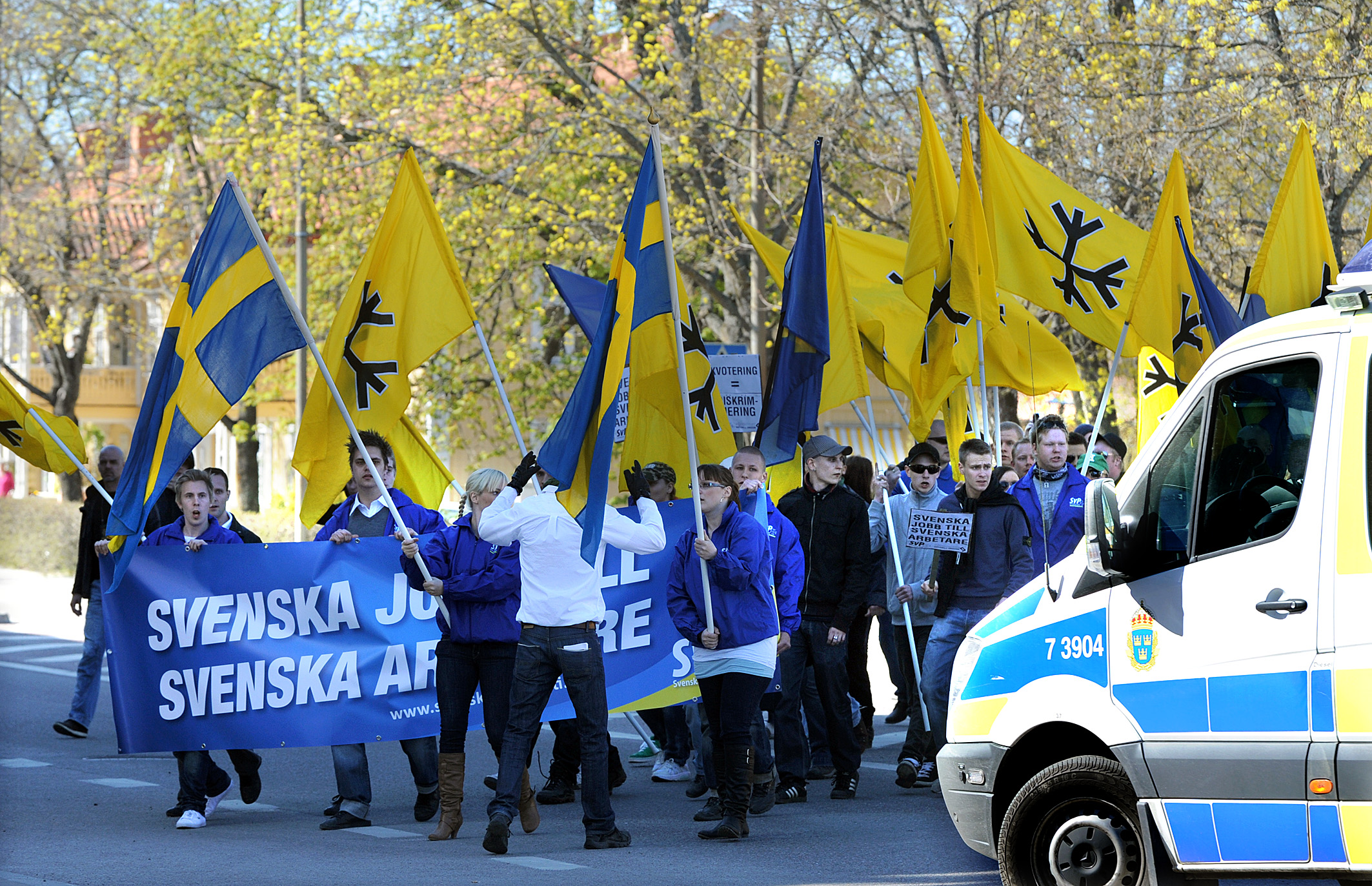 SvP-demonstranter från 1 maj i Eskilstuna 2012.
