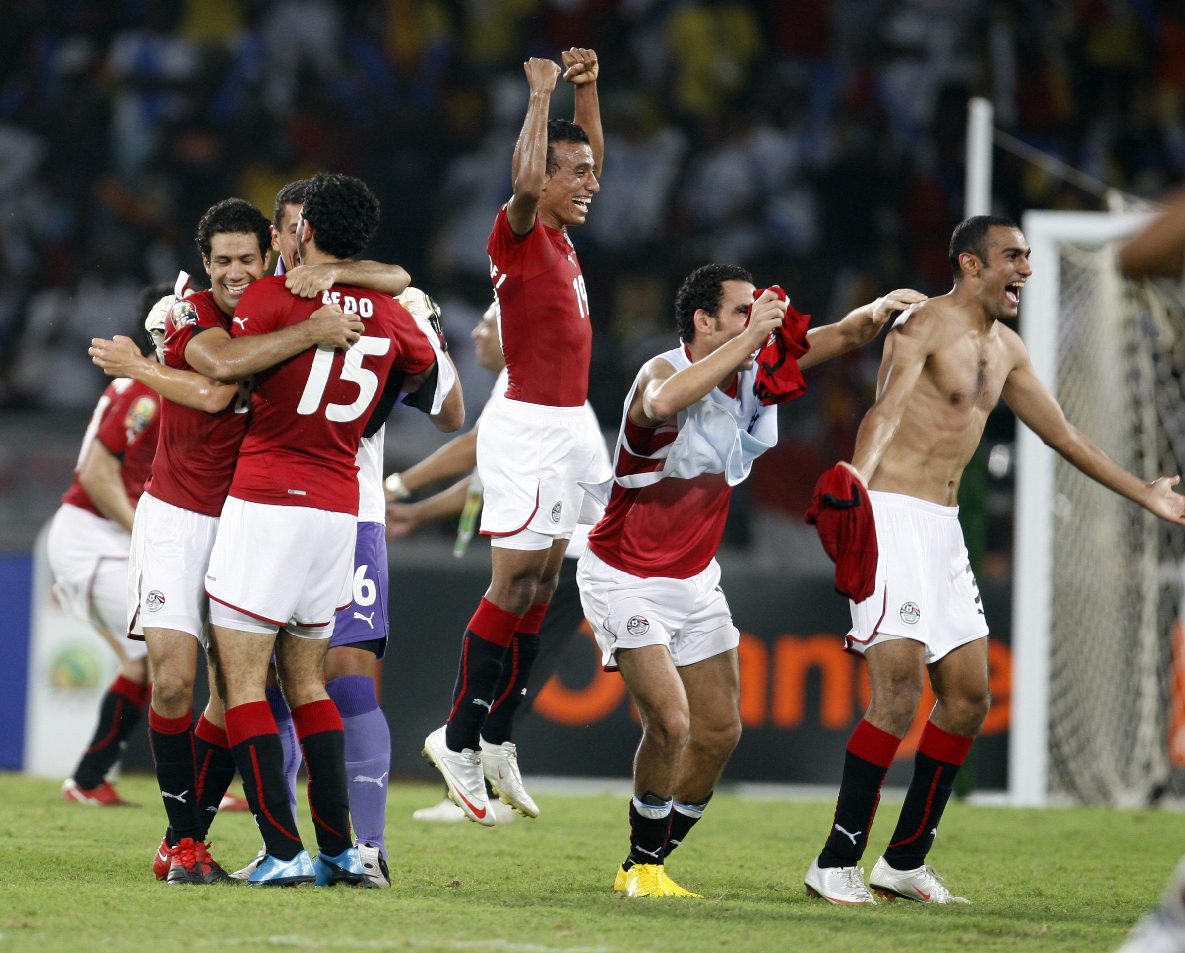 Egyptens guldhjältar firar segern i Afrikanska Mästerskapen. 