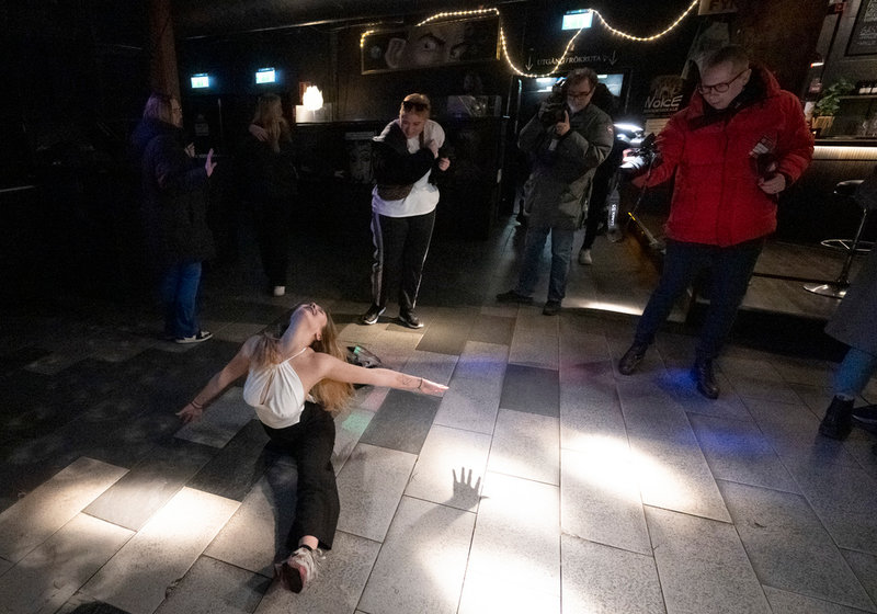 Hilda som var först ut på dansgolvet var en av många som hade längtat efter att få dansa loss.