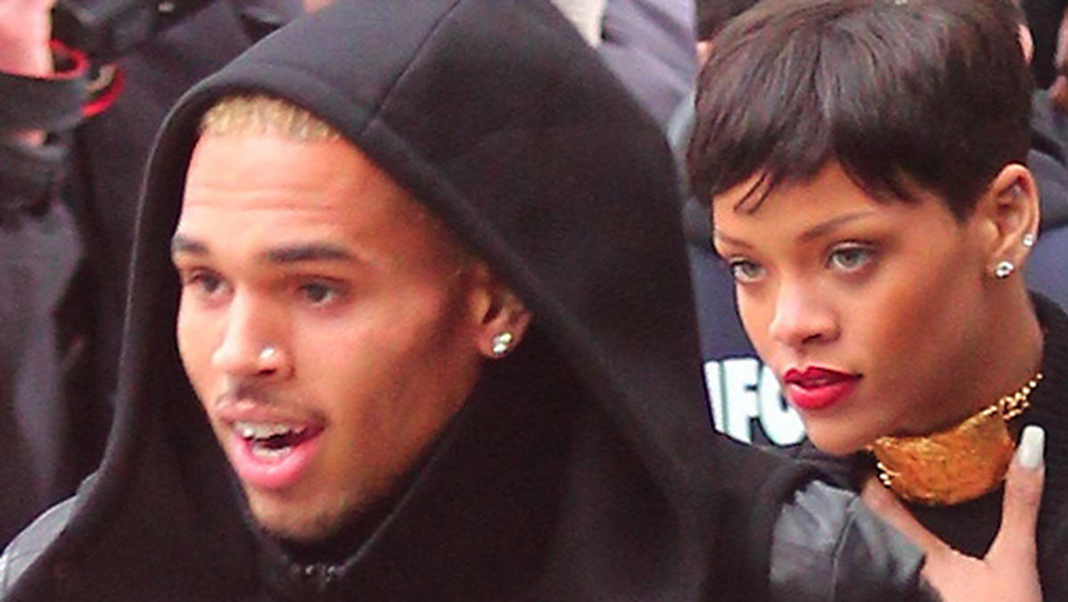 Chris Brown tillsammans med flickvännen Rihanna.