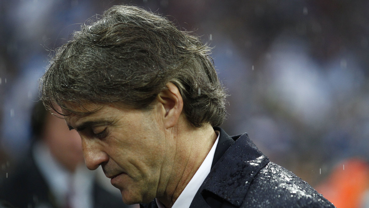 Manchester City sparkar tränaren Roberto Mancini.