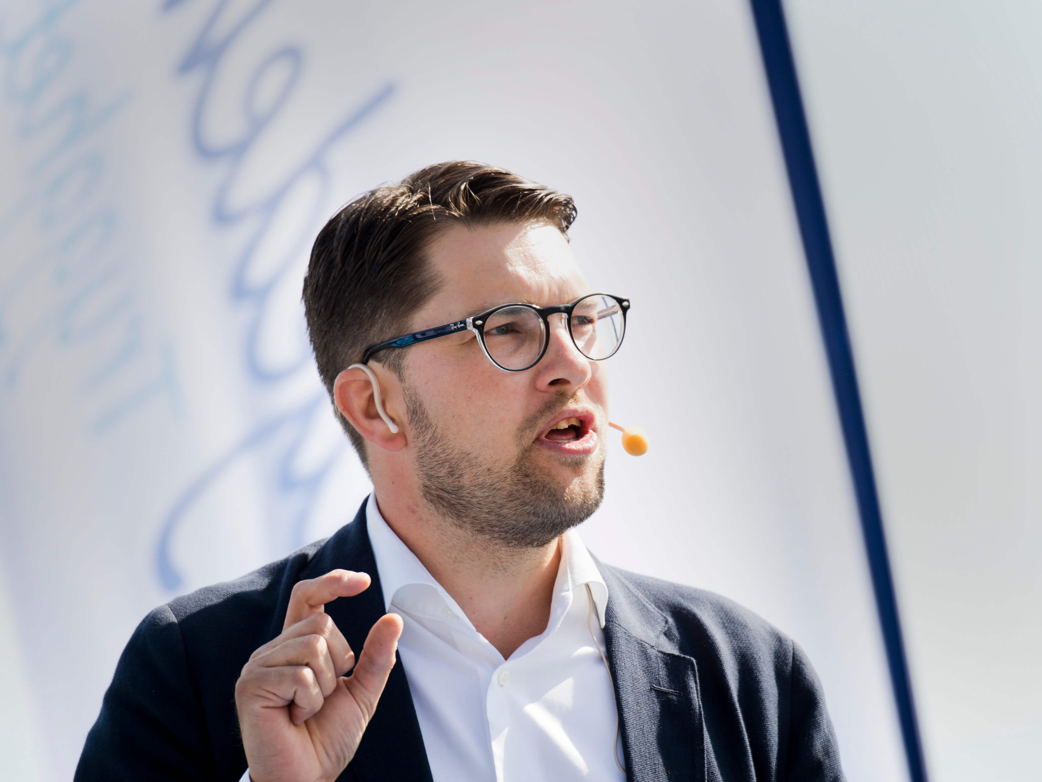 Jimmie Åkesson till Stefan Löfven: "Stäng gränsen eller avgå!"