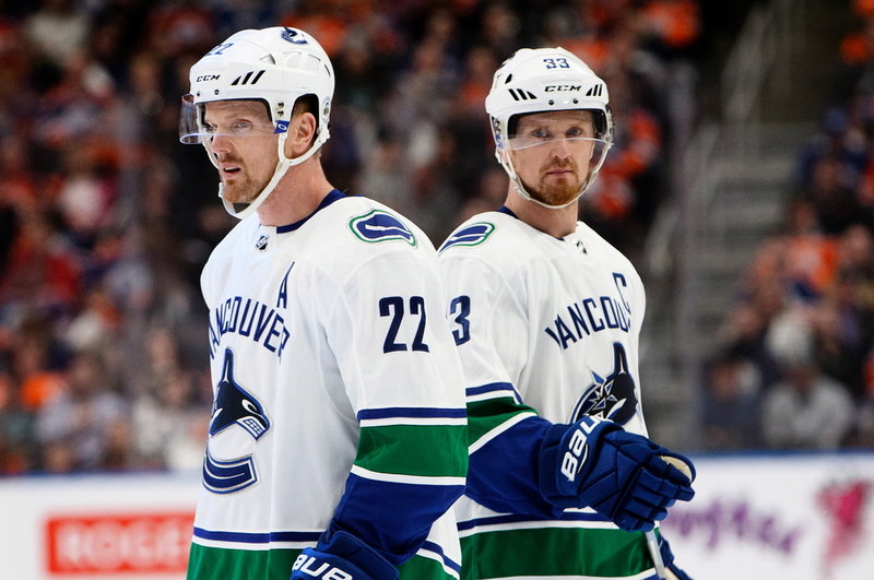 Daniel Sedin (22) och Henrik Sedin (33) har valts in i Hockey Hall of Fame. Arkivbild.