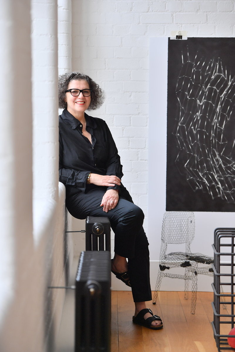 Mona Hatoum besöker Stockholm i april. Den 7 april berättar hon om sin konst för intresserade. Pressbild.