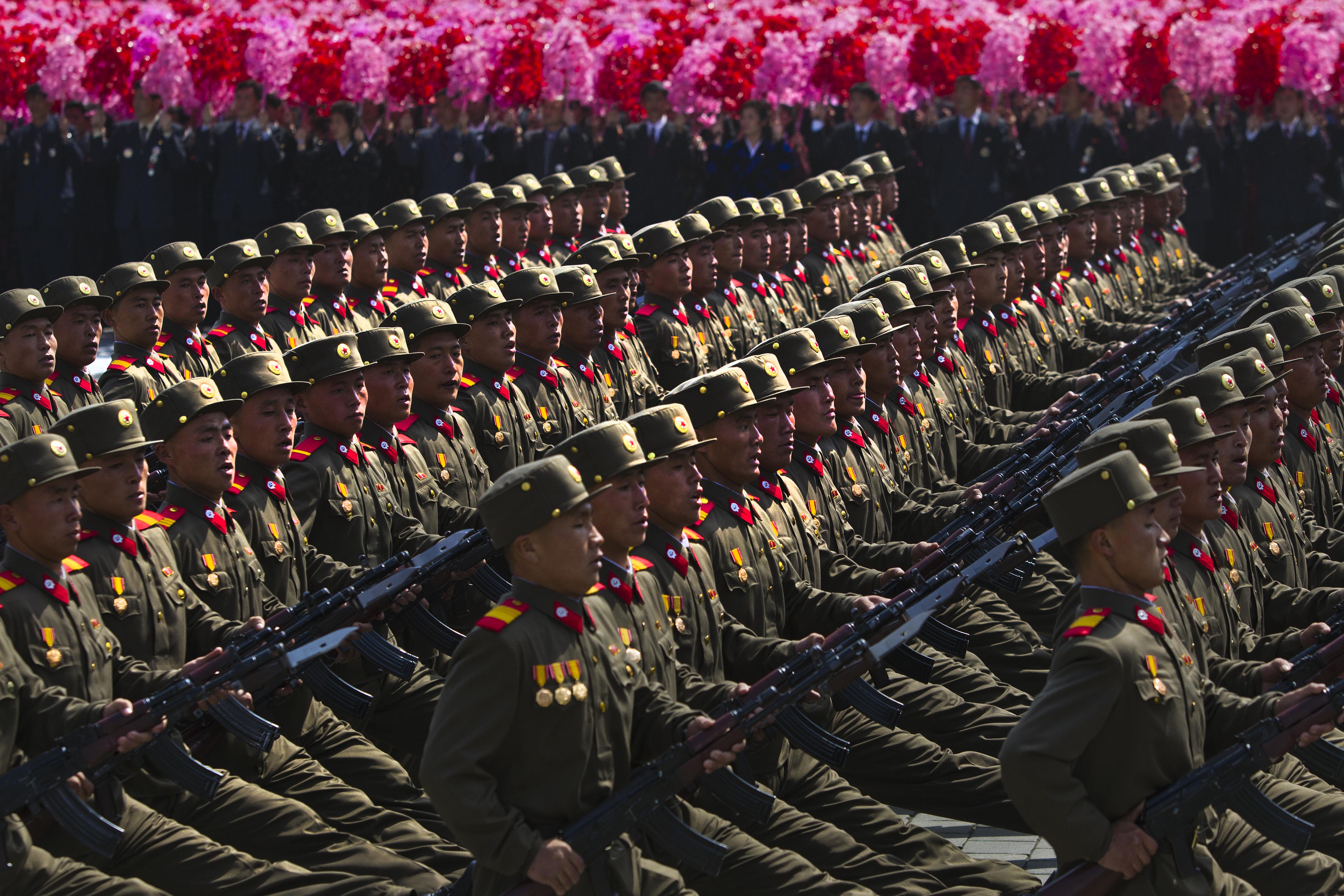 På söndagen hölls nämligen en paraduppvisningen åt Nordkoreas "evige president". På söndagen hölls nämligen en paraduppvisningen åt Nordkoreas "evige president".