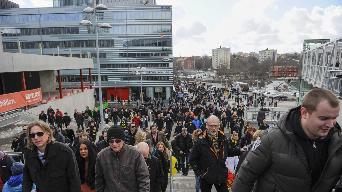 Över 40 000 fans tog sig till friends arena för att stödja sitt AIK.