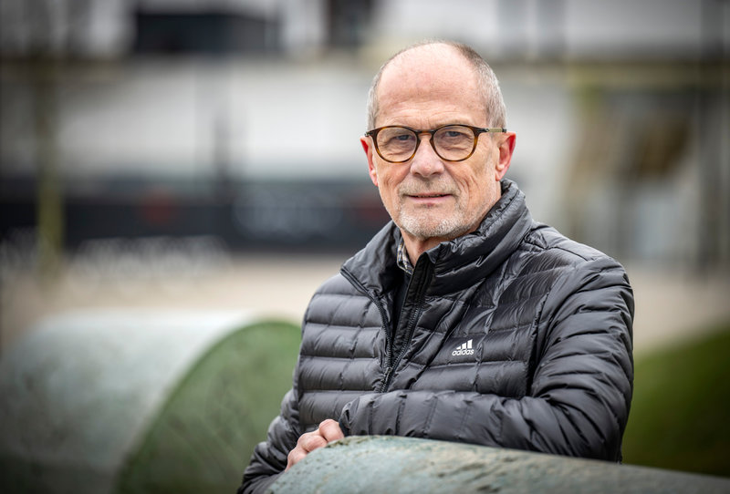 Lars-Christer Olsson är utmanare till Reinfeldt om ordförandeposten. Olsson har tidigare varit vd för Uefa (2004–2007), ordförande i Svensk elitfotboll (2012–2021) och fotbollsförbundets generalsekreterare (1991–2000).