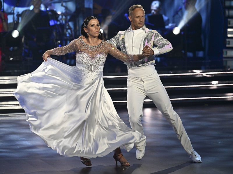 Charlotte Kalla och Tobias Karlsson tävlade tillsammans i Let’s Dance 2023. Foto: Jonas Ekströmer/TT Charlotte Kalla och Tobias Karlsson tävlade tillsammans i Let’s Dance 2023. Foto: Jonas Ekströmer/TT