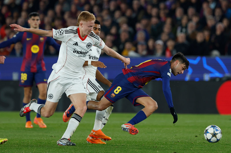 Hugo Larsson och hans Frankfurt missar slutspelet. Arkivbild.