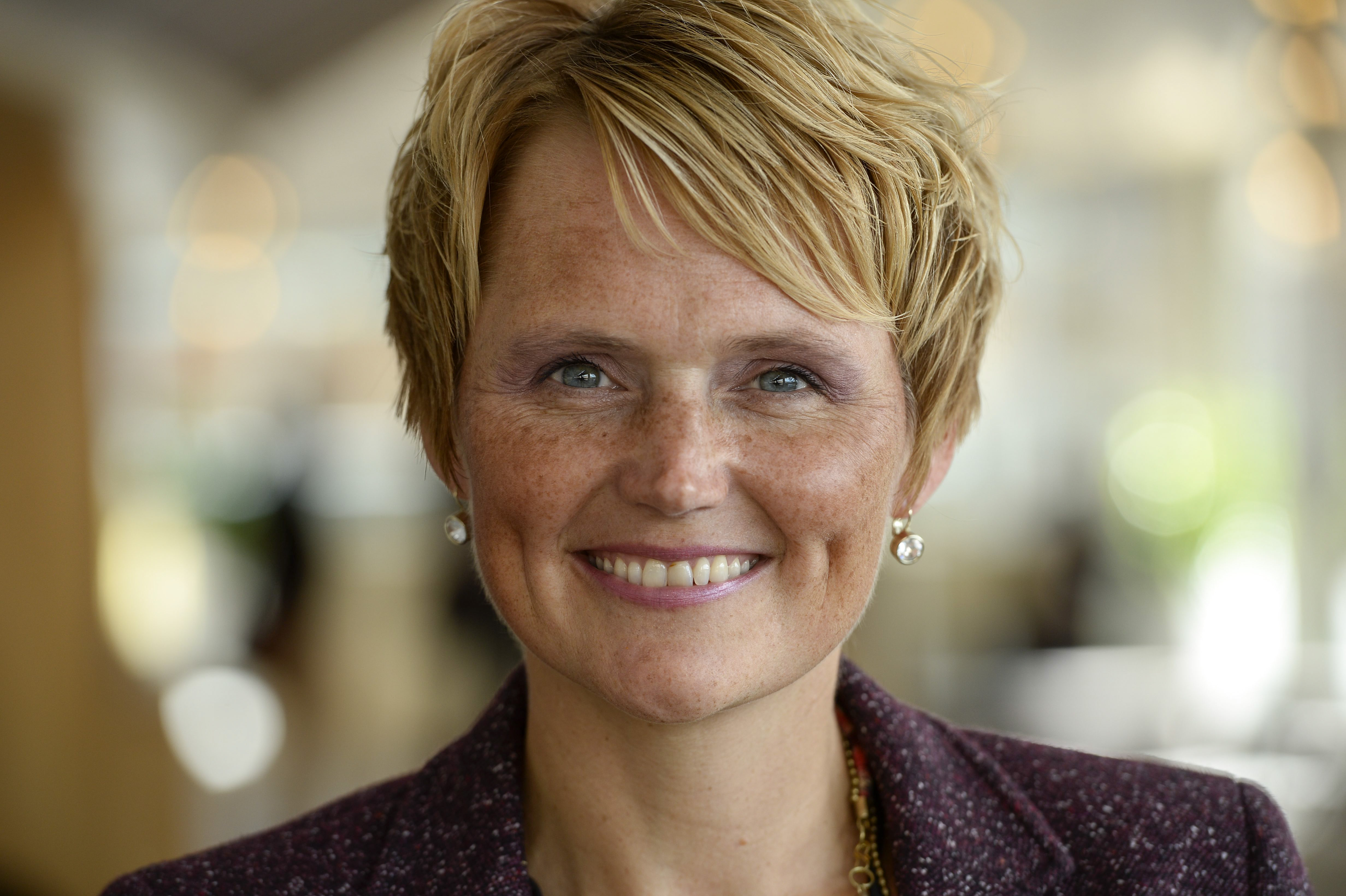 Anna-Karin Hatt (C), it- och energiminister: 1 570 800 kronor. Anna-Karin Hatt (C), it- och energiminister: 1 570 800 kronor.