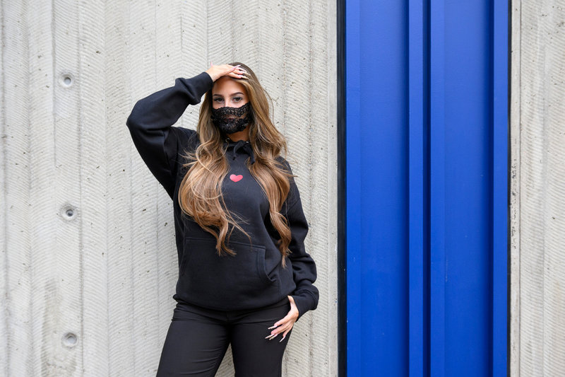 "Jag har alltid varit en Mellonörd och beroende på vem som har vunnit så har jag följt Eurovision", säger Felicia inför avresan till Wien.