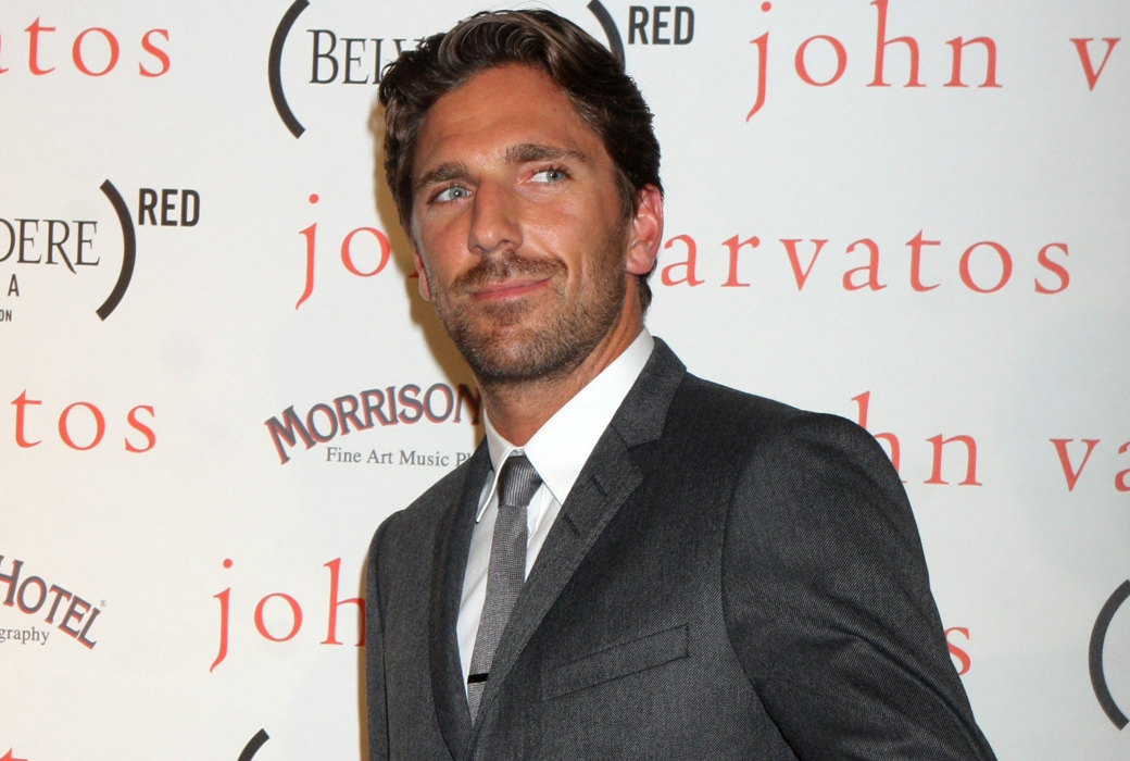 Henrik Lundqvist gick från svettiga omklädningsrum rakt in i skönhetens värld. Hockeymålvakten gjorde också succé – direkt. Genom ett samarbete med Head&Shoulders; slog han sig in i skönhetsvärlden. Deras samarbete har också utvecklats och så sent som i vintras fick vi se nya reklamfilmer med den populära hockeyspelaren. Henrik Lundqvist gick från svettiga omklädningsrum rakt in i skönhetens värld. Hockeymålvakten gjorde också succé – direkt. Genom ett samarbete med Head&Shoulders; slog han sig in i skönhetsvärlden. Deras samarbete har också utvecklats och så sent som i vintras fick vi se nya reklamfilmer med den populära hockeyspelaren.