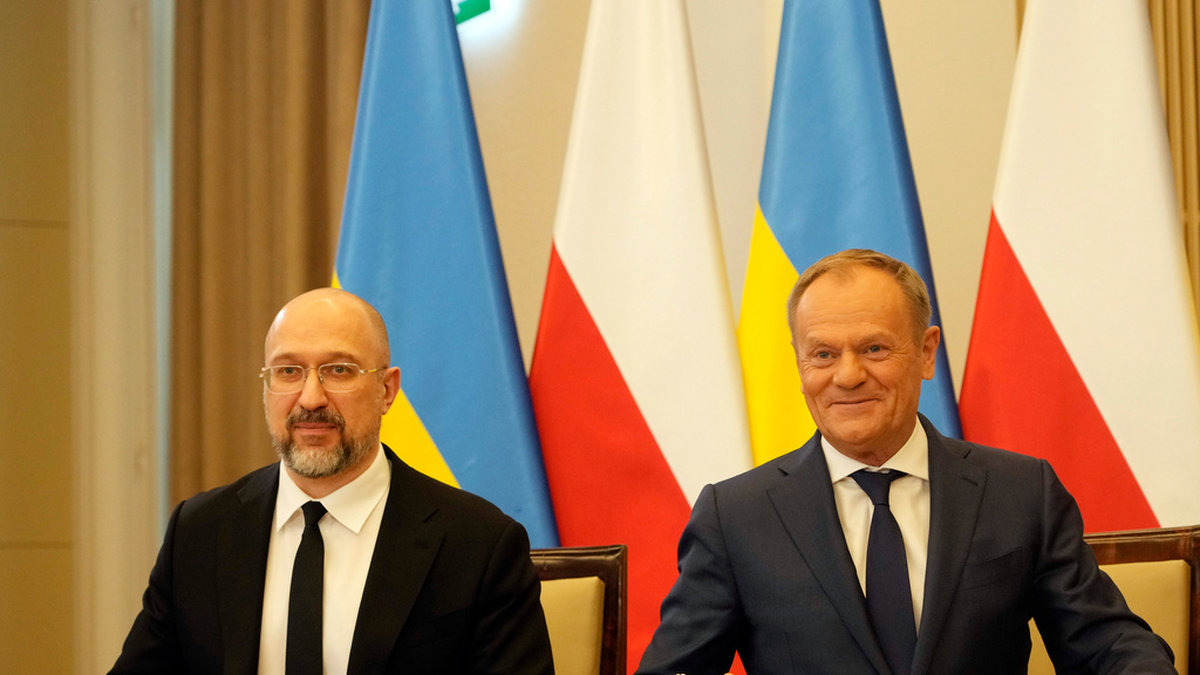 Polens premiärminister Donald Tusk och Ukrainas premiärminister Denys Sjmyhal efter ett möte i Warsawa.
