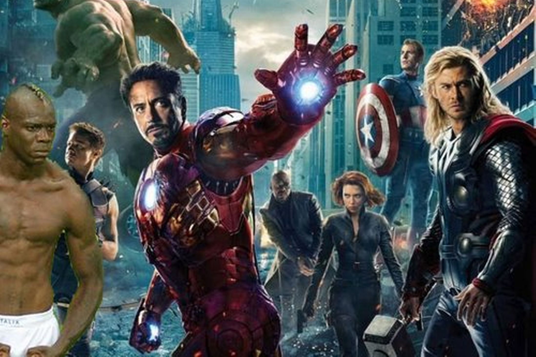 Mario Balotelli på omslaget av filmen The Avengers. Platsar lätt bland superhjältarna. Mario Balotelli på omslaget av filmen The Avengers. Platsar lätt bland superhjältarna.
