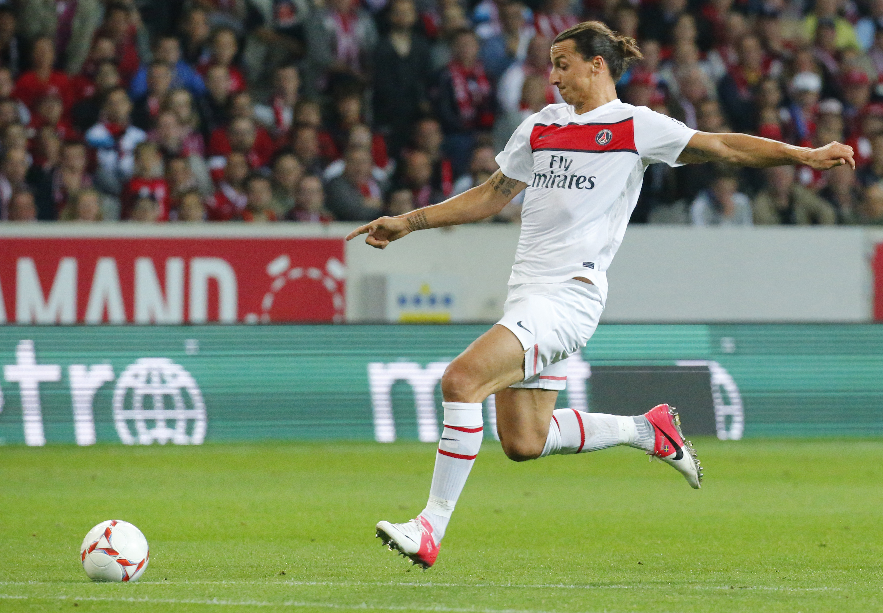 Zlatan är den enda som har gjort mål i PSG på fyra ligamatcher. 