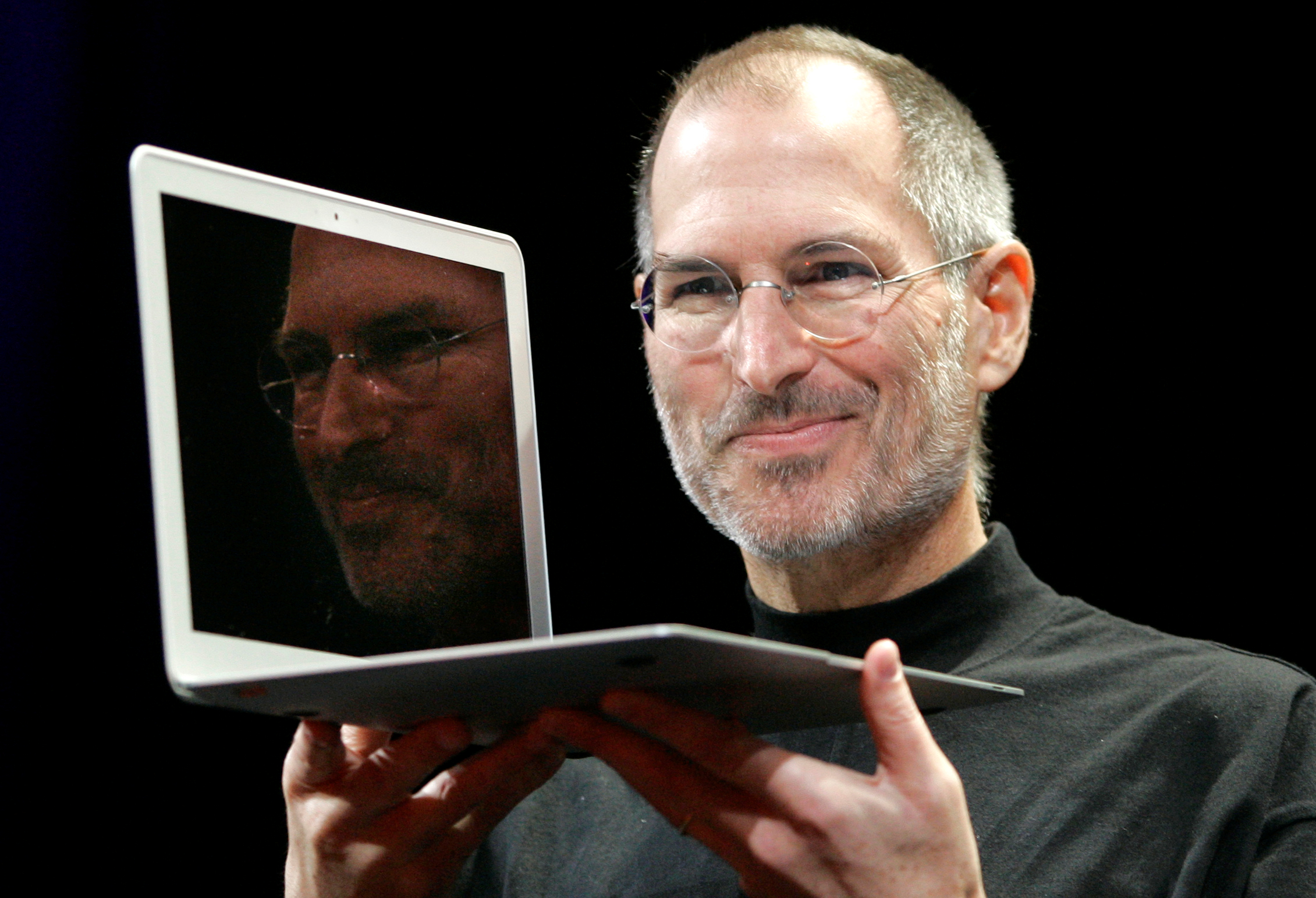 Apples grundare Steve Jobs gick bort natten till torsdagen.