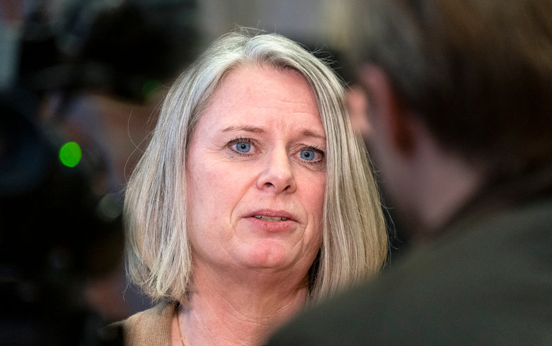 Tingsrätten gick på åklagaren Pernilla Tallingers linje och häktade 16-åringen för mordförsök.