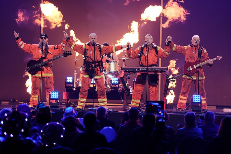 Brandsta City Släckers går vidare med bidraget "Rakt in i elden".