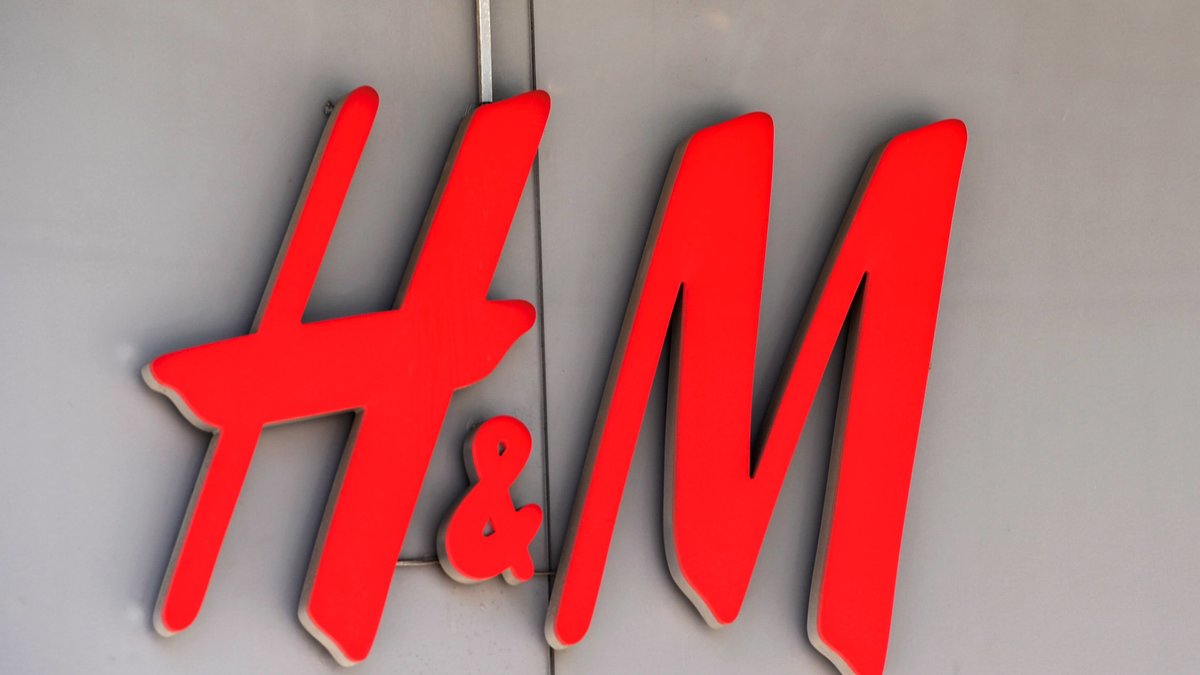13. Liselott Tham, 66 – 27 miljarder kronor. Dotter till H&M:s grundare och storägare i företaget.