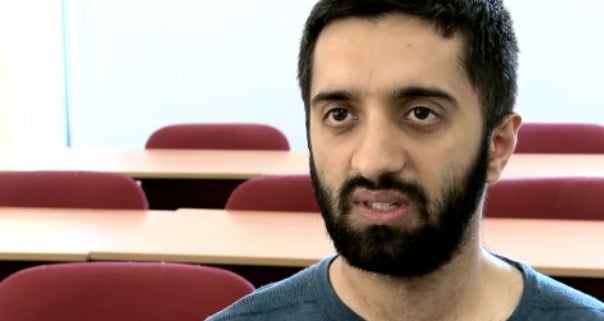 Asif berättar om hur han utsattes för rasprofilering vid ett inrikesflyg...