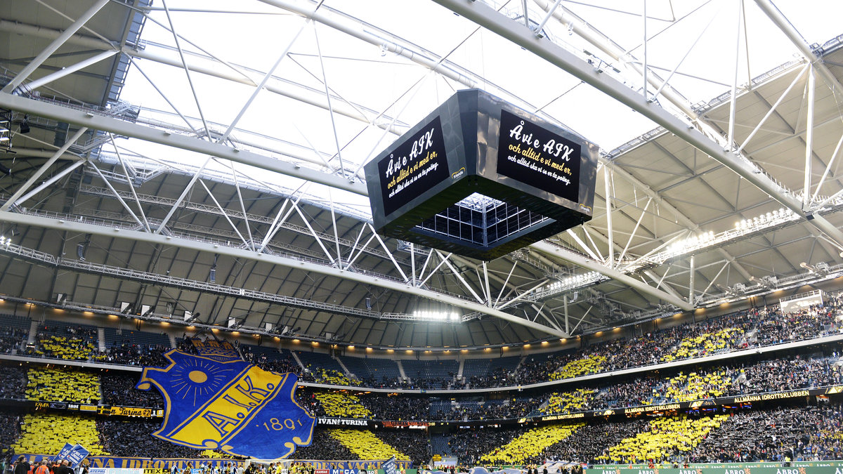 22 maj 2013 var det dags för derby i Solna. AIK bjöd på ett riktigt mäktigt mosaiktifo över tre etage. 