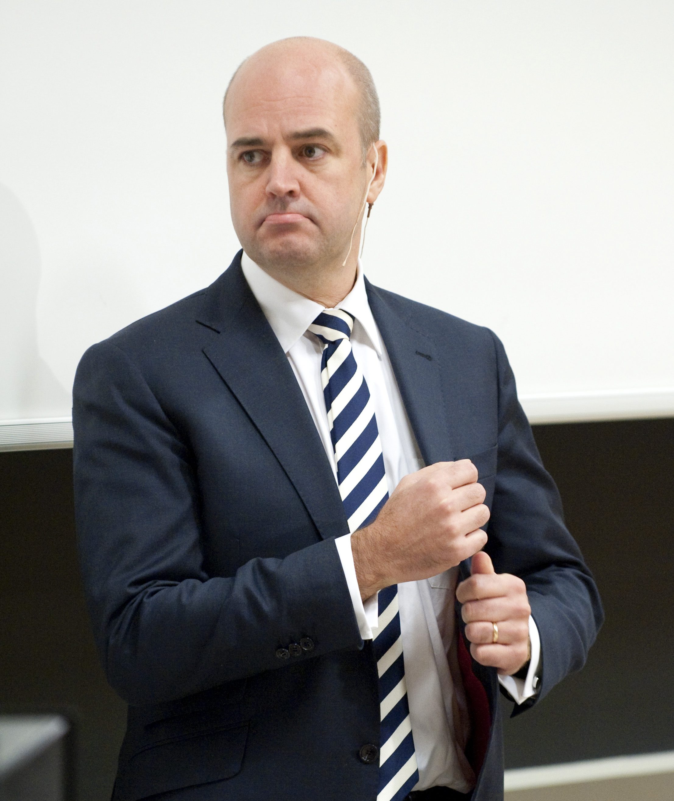 till skillnad mot Reinfeldt. 