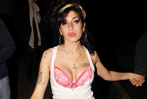 Amy Winehouse ramlade på fyllan.