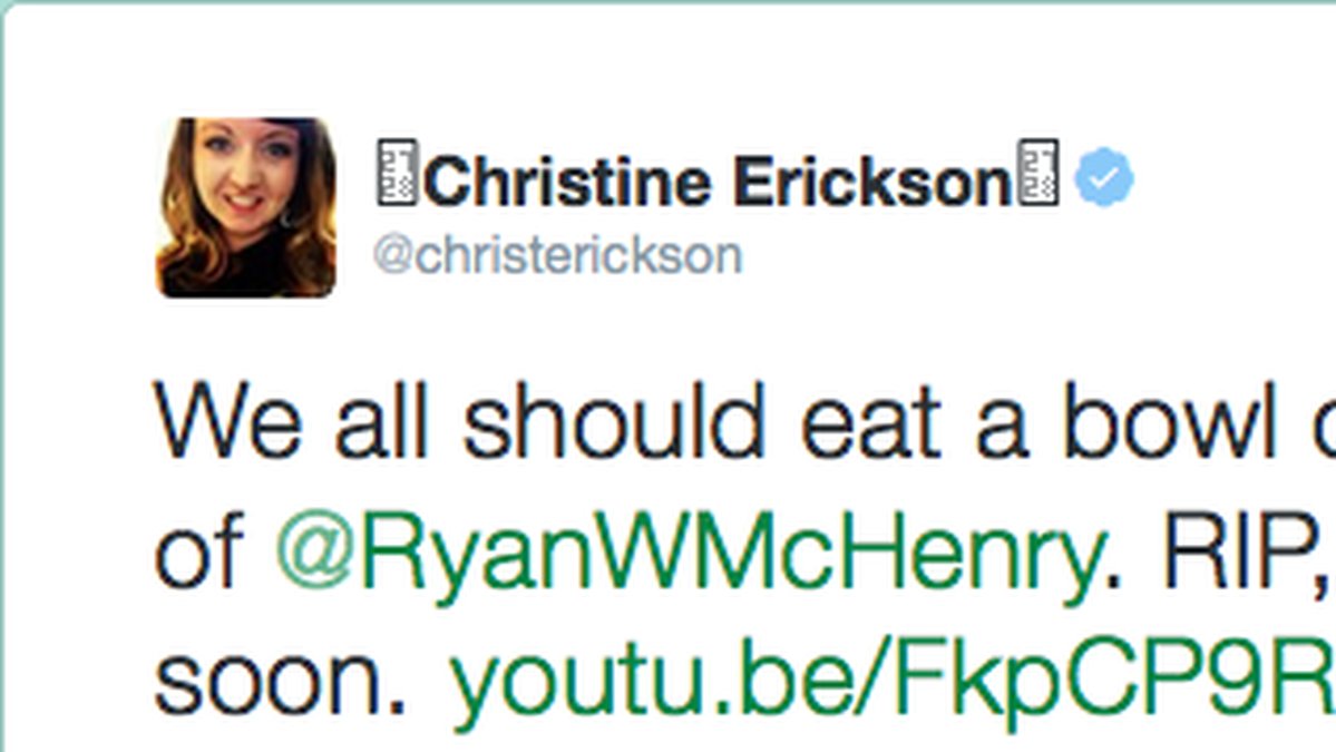 På Twitter startades en kampanj där man ville hylla McHenry genom att äta flingor. 