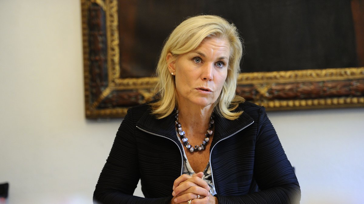 Gunilla Carlsson (M), biståndsminister: 1 350 000 kronor.