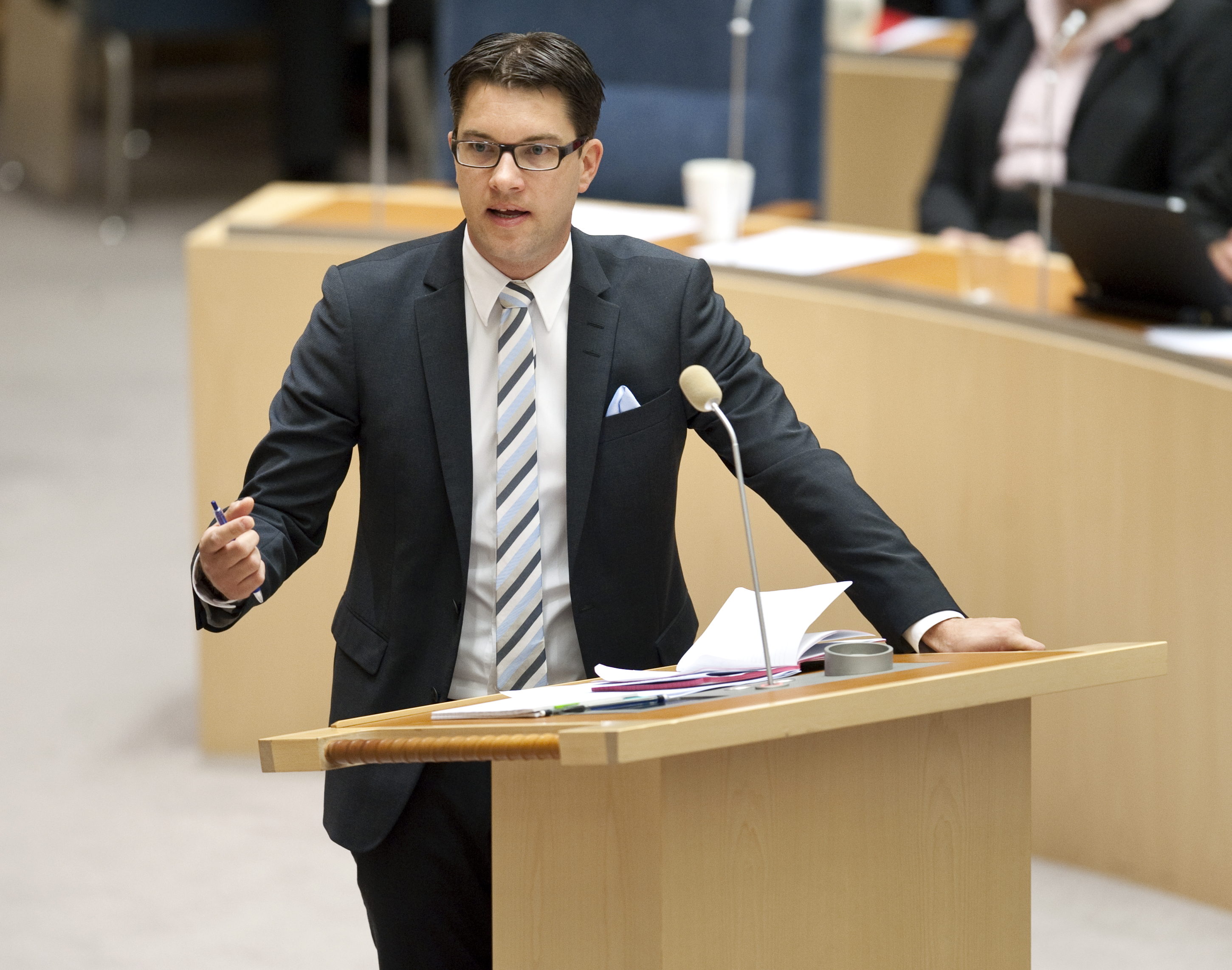 Sverigedemokraterna ska även locka fler väljare med sin kampanj "Inga fler papperspoliser". 