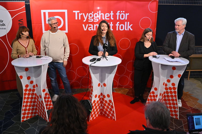Marie Nilsson, IF Metall, Tommy Wreeth, Transport , Susanna Gideonsson, LO:s ordförande, Malin Ragnegård, Kommunal, och Torbjörn Johansson, LO:s avtalssekreterare berättar att LO:s 14 medlemsförbund har enats om att driva gemensamma lönekrav i kommande avtalsrörelse.