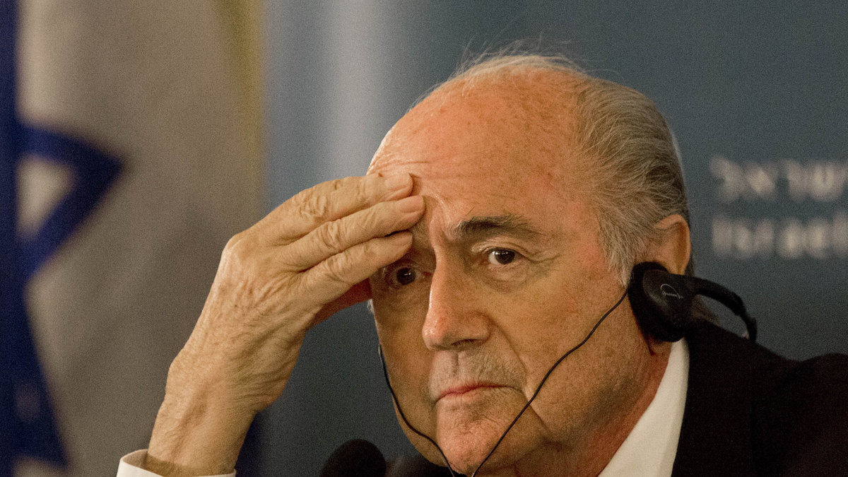 Blatter ska ha utretts. 