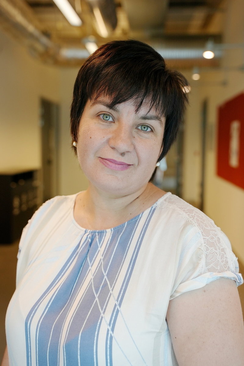 Läraren Tetiana Petrushehak, på flykt från Ukraina, hoppas på en nystart i Sverige där hon ska undervisa ukrainska elever.