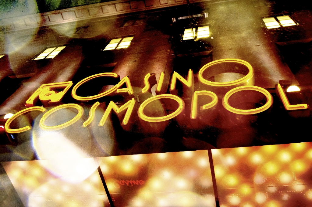 Casino Cosmopol, Brott och straff, Svarta pengar, Kasino