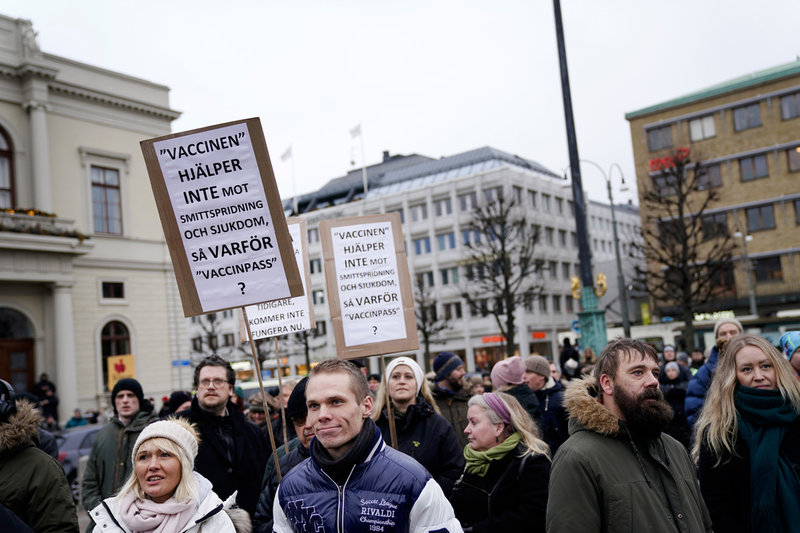 Vaccinmotståndare samlade i Göteborg på lördagen.