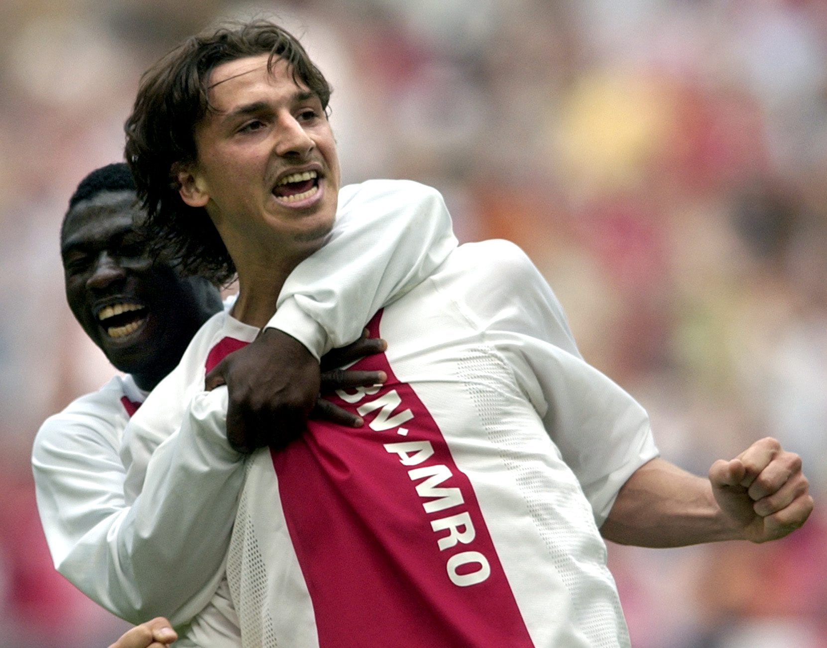 2001 gick flyttlasset till Ajax där han spenderat tre år. 