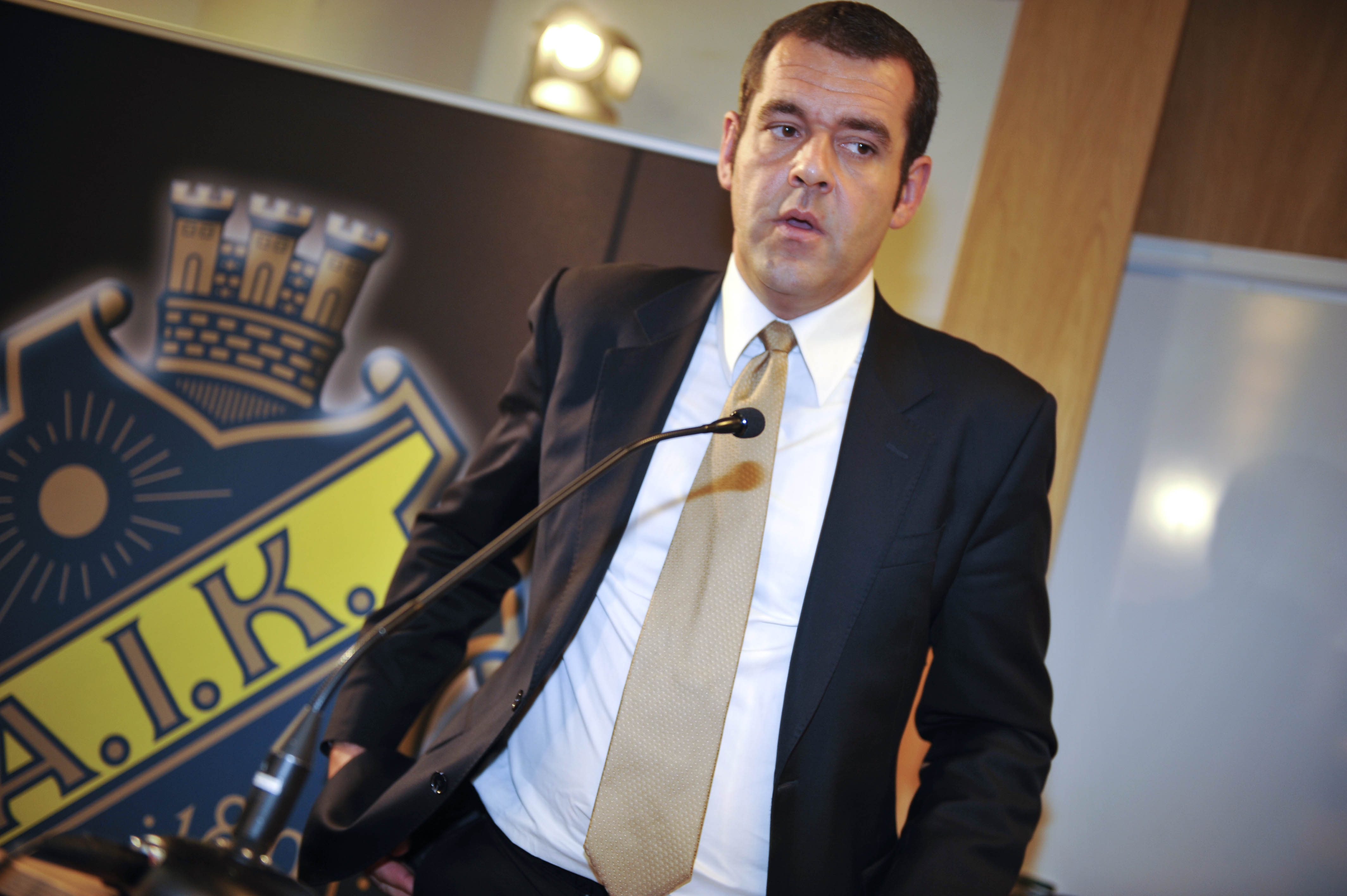 AIK:s ordförande Peter Mellqvist har löst krisen. 