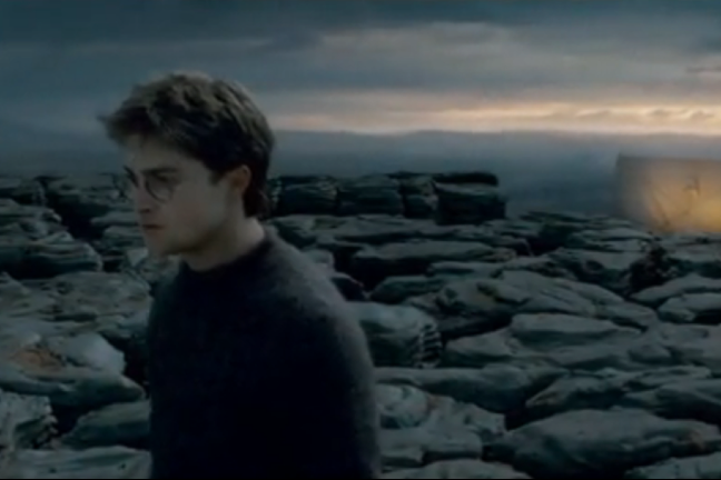 Harry Potter-publiken trodde inte sina ögon när en man plötsligt drog ner brallorna och började... pilla på sig själv.