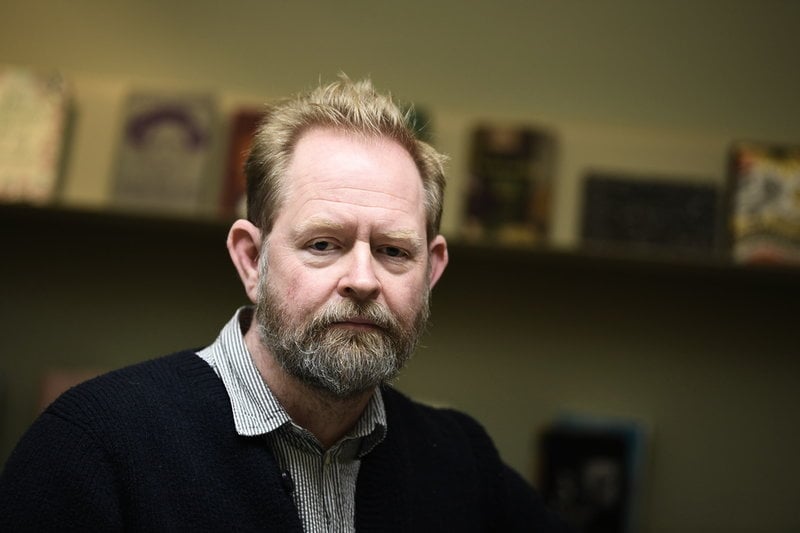 Litterturpriserna har blivit allt viktigare för att föra fram böckerna, konstaterar Daniel Sandström, litterär chef på Bonnierförlagen.