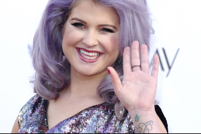 State of California beskyllde 2011 Kelly Osbourne för att ha skulder på 200.000 kronor kvar från 2009. Hennes föräldrar är inte bättre kan man säga... State of California beskyllde 2011 Kelly Osbourne för att ha skulder på 200.000 kronor kvar från 2009. Hennes föräldrar är inte bättre kan man säga...