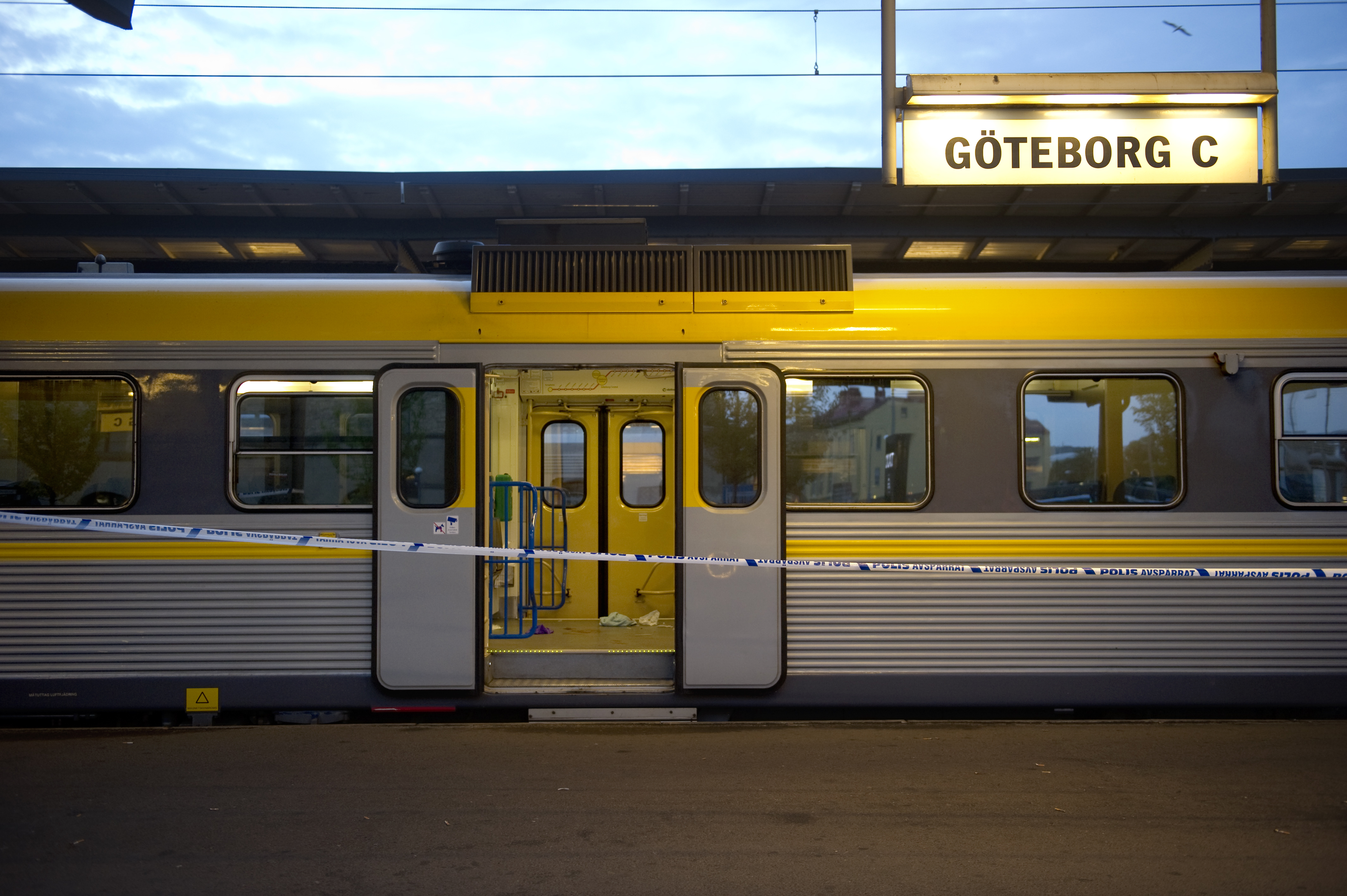 Knivdådet inträffade strax innan tåget anlände till Göteborgs centralstation. 