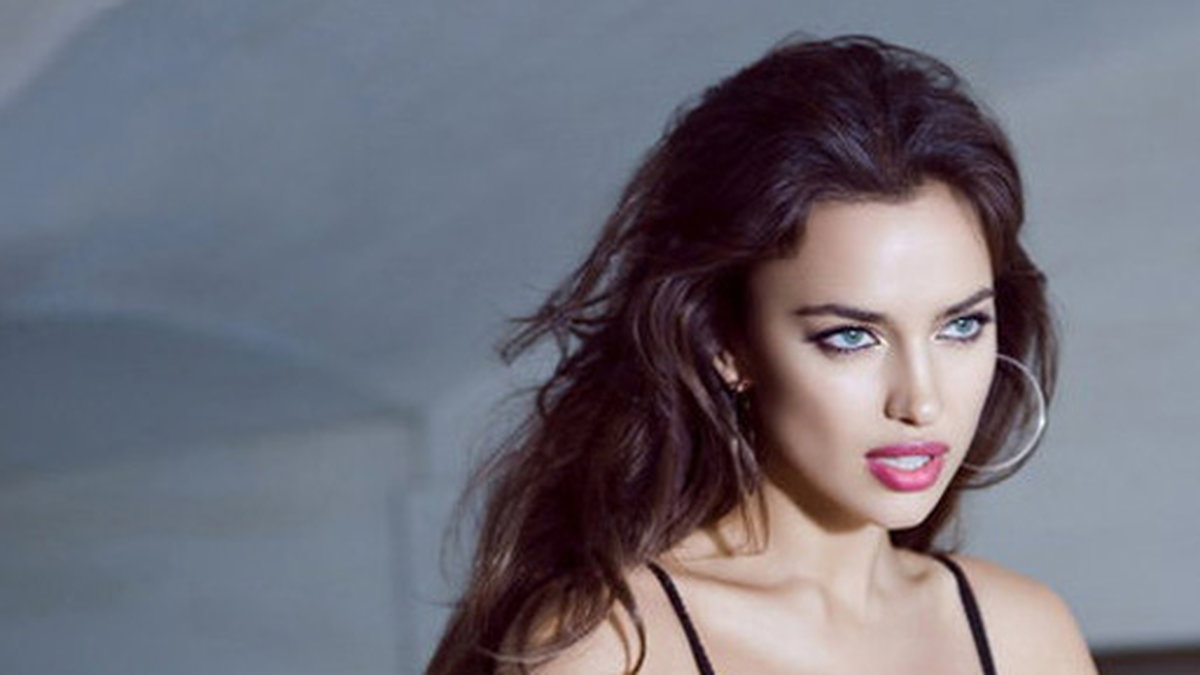 Irina Shayk modellar för La Clover.