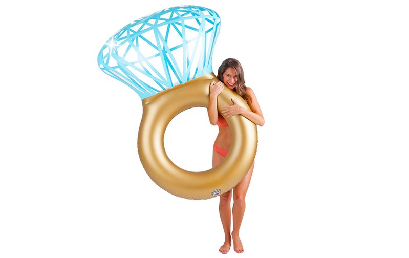 Förlovningsring med stor diamant